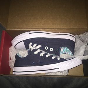 Navy Blue Converse 🌊